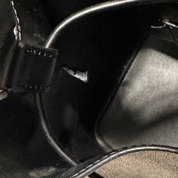 Michael - Michael Kors Black Bucket hand Bag with little dog charm - Picture 7 of 11